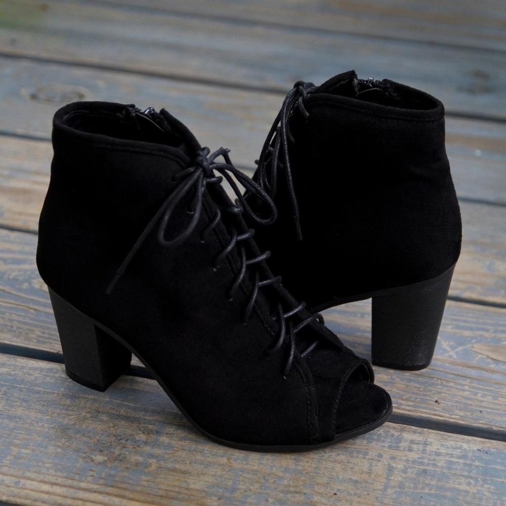 》SOLD《 SANDRA suede peeptoe ankle booties